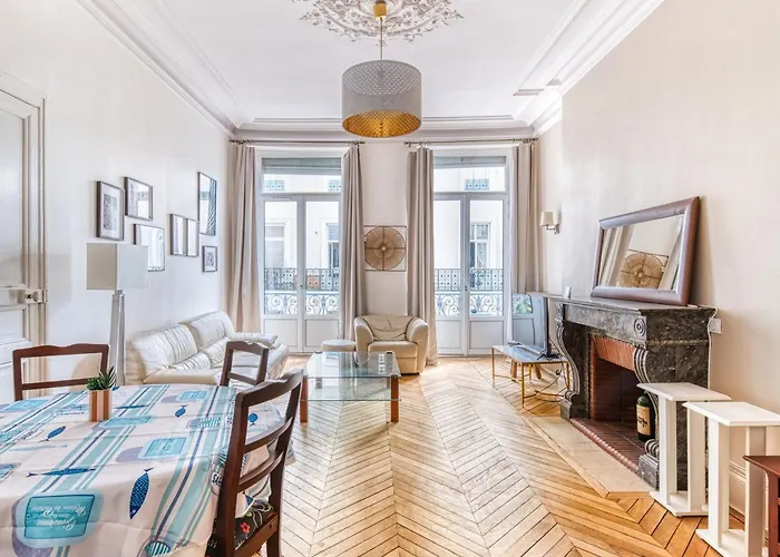 Hyper Centre, Premium, Spacieux Haussmannien Apartament Angers